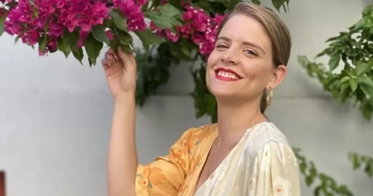 Η κόρη της Δανάης Μιχαλάκη έχει τα ομορφότερα μπουκλάκια | Το γλυκό στιγμιότυπο με τη μαμά της στον καναπέ του σπιτιού τους - εικόνα 2