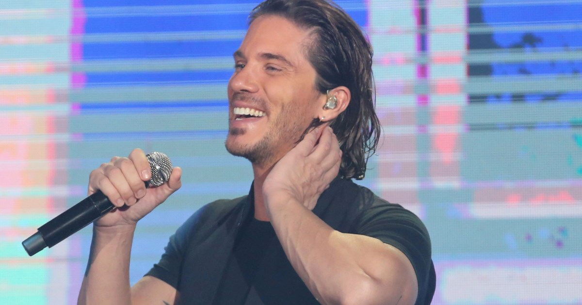 Με αέρα μοντέλου η Μελίνα Νικολαΐδη | Η χαλαρή βόλτα στα νότια προάστια λίγο πριν αλλάξει ο χρόνος