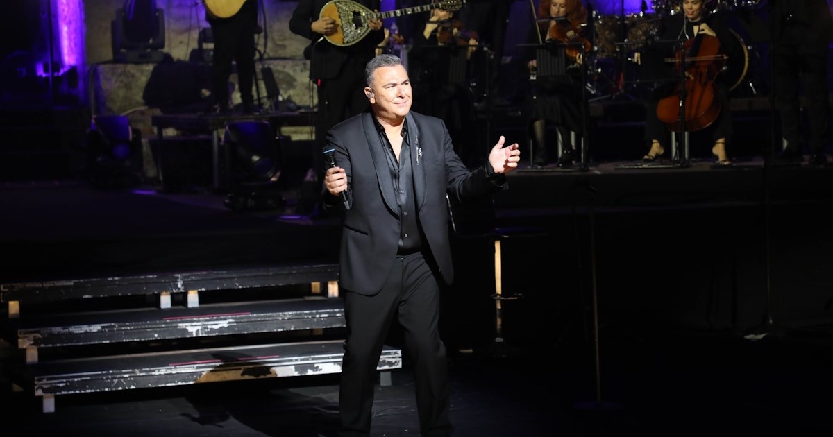 "Μαγικός άνθρωπος...από κάθε άποψη" | Η Υβόννη Μπόσνιακ αγκαλιά με τον Αντώνη Ρέμο στη μεγάλη συναυλία του στο Ηρώδειο - εικόνα 5