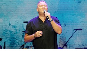 Η εγκυμονούσα Υβόννη Μπόσνιακ σε ένα σπάνιο κλικ