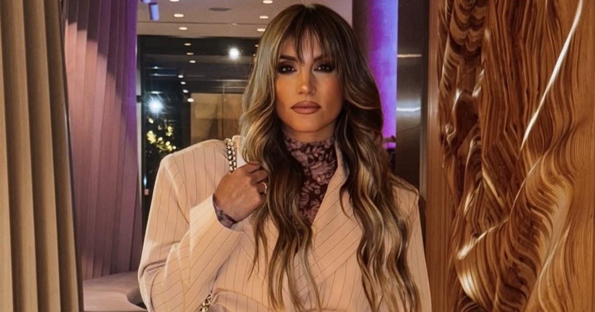 Το sparkly παντελόνι της Σιέννας Μιχοπούλου είναι το ιδανικό δώρο για κάθε κορίτσι που αγαπά τη λάμψη το Πάσχα | Βρήκαμε την οικονομική εκδοχή