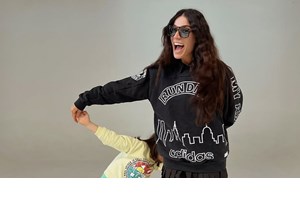 Ανατολή Κουινέλη | Η κόρη της Ήβης Αδάμου ανέβηκε με τη μαμά της στη σκηνή του madwalk