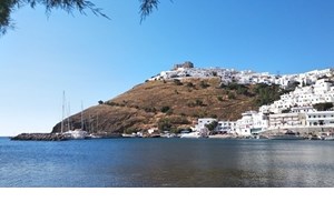 Στη θάλασσα με τα παιδιά | 5 ρηχές παραλίες της Αττικής που θα κάνουν το οικογενειακό μπάνιο αξέχαστο - εικόνα 2