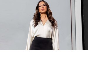 Σταματίνα Τσιμτσιλή | Με glam look σε δείπνο με τον Θέμη Σοφό - εικόνα 3