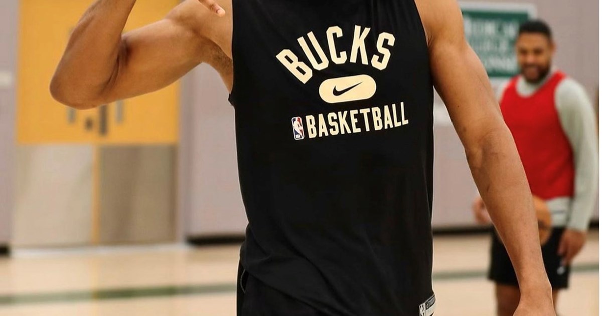 Γιάννης Αντετοκούμπο | Το τρυφερό φιλί στη σύζυγό του, Μαράια μετά τον θρίαμβο της Εθνικής - εικόνα 4