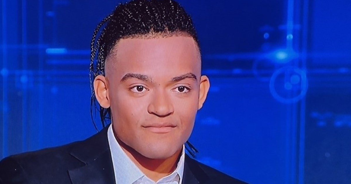 Εμμανουήλ Καραλής | Χαλαρή βόλτα στη Γλυφάδα με τη σύντροφό του, Αναστασία Μαγαλιού