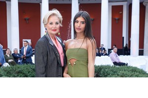 "Η αύρα του θα είναι πάντα εδώ είτε τους αρέσει είτε όχι" | Η Δέσποινα Γιαννακοπούλου στο ΟΑΚΑ με φωτογραφία του πατέρα της, Δημήτρη