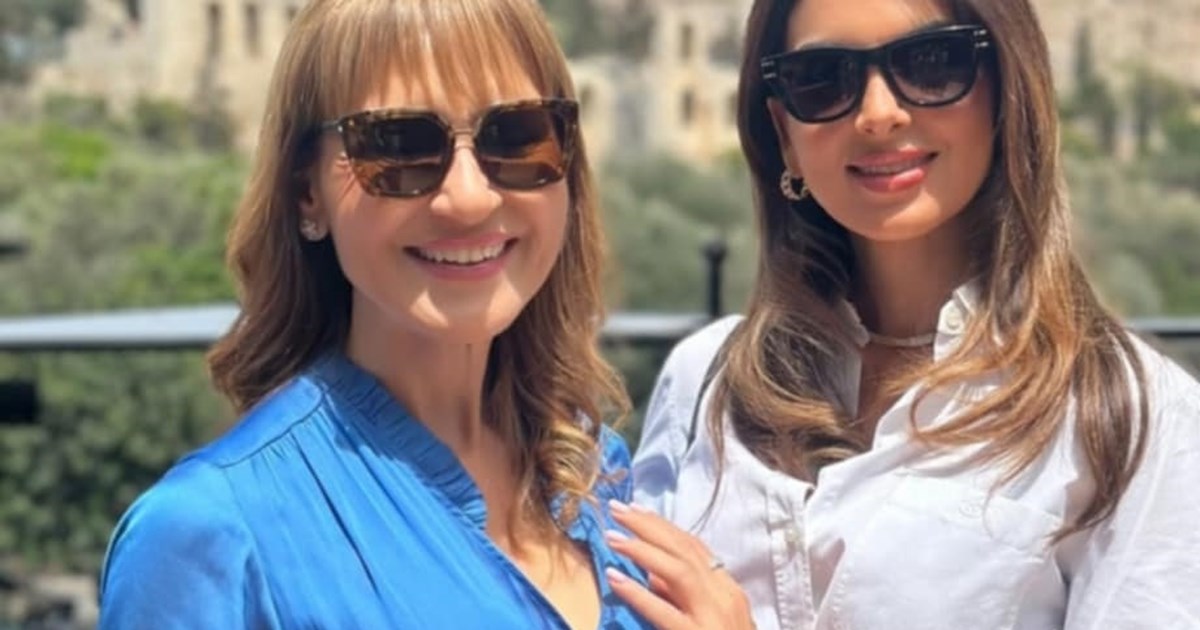 Μάρα Ζαχαρέα | Με τιρκουάζ μπικίνι και cocktail στο χέρι παρατείνει το καλοκαίρι - εικόνα 3