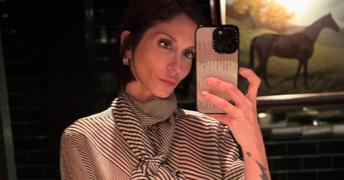 Family goals για τη Σοφία Καρβέλα | Φωτογραφίζει τον Θανάση Πανουργιά αγκαλιά με τα αγόρια τους - εικόνα 2