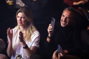 Νίκος Αλιάγας | Η απρόσμενη έκπληξη και η συγκίνηση στον αέρα του γαλλικού "Secret Song" - εικόνα 2