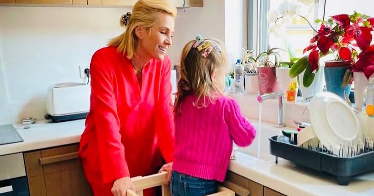 Τζένη Μπότση | Η βραδινή έξοδος στο θέατρο και το μήνυμα για την πιο σημαντική γυναικεία εξέταση - εικόνα 5