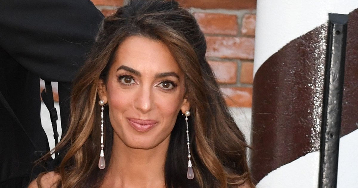 Amal Clooney | 3 αλλαγές στην εμφάνισή της που την έκαναν να δείχνει 10 χρόνια νεότερη