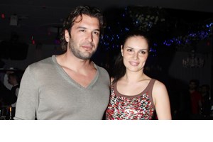 "Κούκλες από μικρές" | Μαλένα & Ηλέκτρα Βλοντάκη σε σπάνια στιγμιότυπα από την παιδική τους ηλικία - εικόνα 2