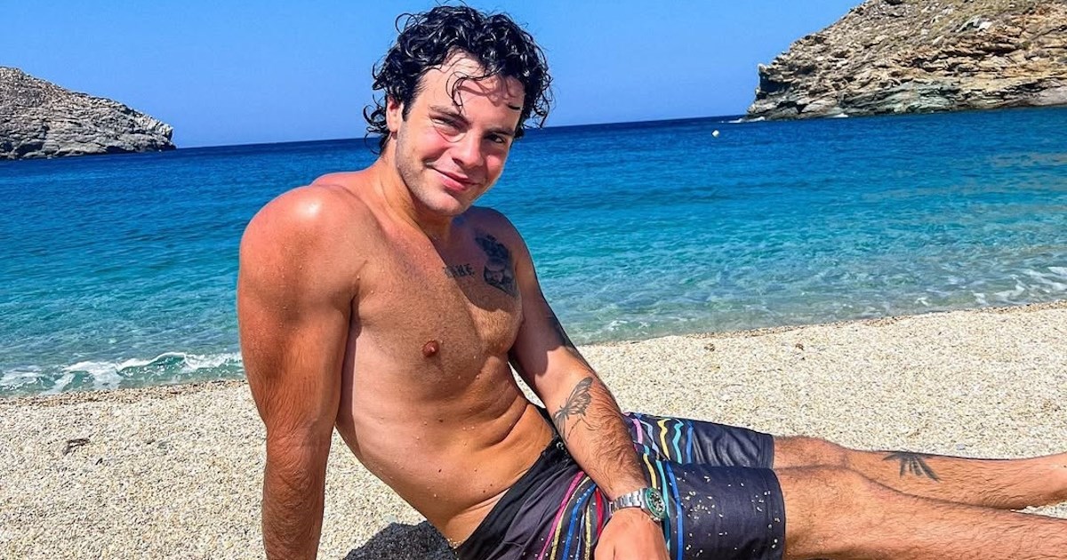 Με το μαγιό του και φόντο το απέραντο γαλάζιο | Οι νέες καλλιτεχνικές φωτογραφίες του Άγγελου Λάτσιου μάς θύμισαν ότι το καλοκαίρι είναι ακόμα εδώ - εικόνα 5