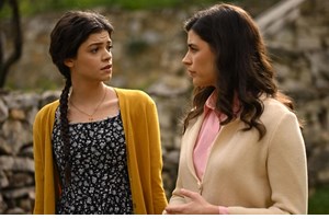 "Άγιος Έρωτας" | Η Δανάη Παππά αγκαλιά με την τηλεοπτική της κόρη στην πιο γλυκιά φωτογραφία - εικόνα 2