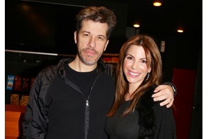 Με λευκό μπικίνι σε εξωτικό προορισμό | Η Αντελίνα Βαρθακούρη απολαμβάνει τις διακοπές της με τις κόρες της - εικόνα 6