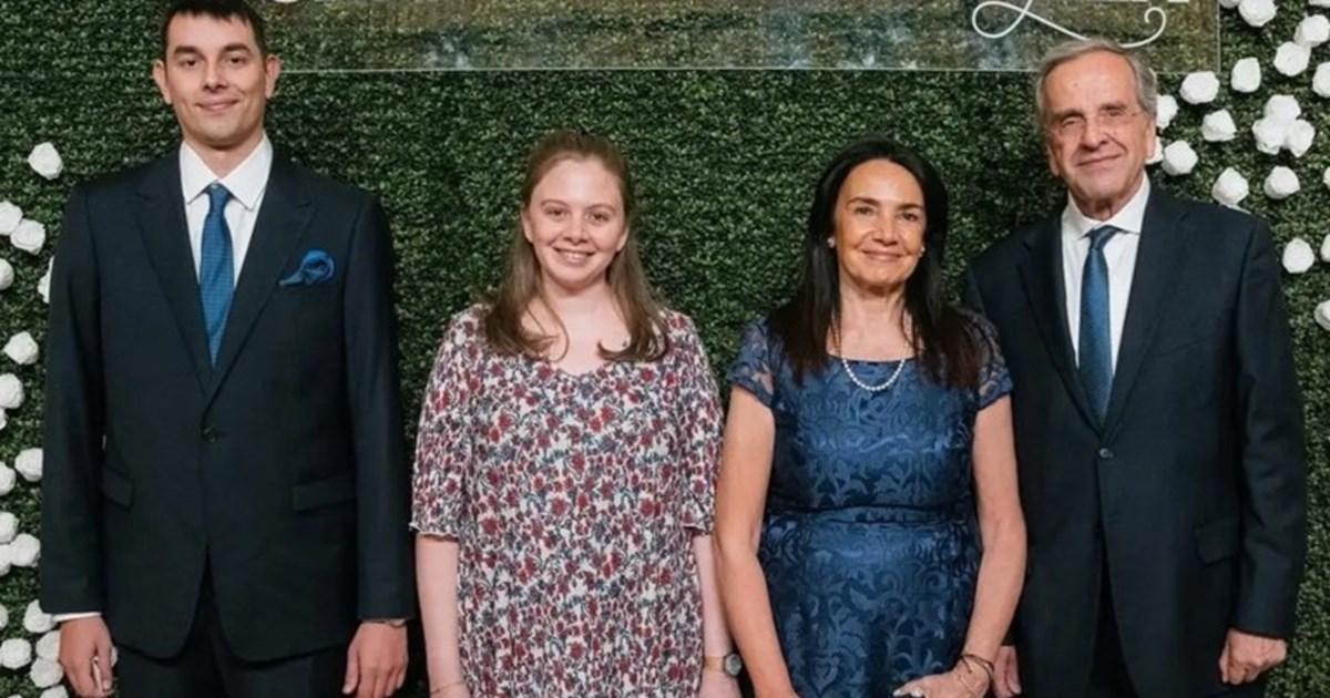 Συντετριμμένοι ο Αντώνης και η Γεωργία Σαμαρά στην κηδεία της κόρης τους - εικόνα 2