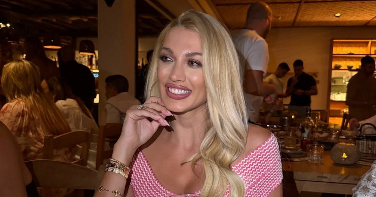 Η Κωνσταντίνα Σπυροπούλου ποζάρει με το μπικίνι της σε μια φωτογραφία τόσο όμορφη που μοιάζει με photoshop - εικόνα 2