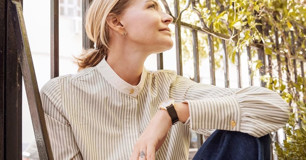 Σαν καρτ ποστάλ | Η Τζένη Μπαλατσινού φωτογραφίζει το φεγγάρι στην Πάτμο