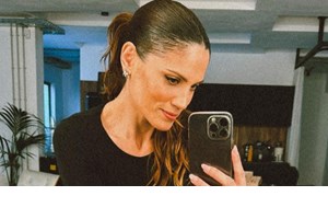 Mini fashion icon η Ολίβια Στρατή | Με πουά τζιν μπουφανάκι στην παιδική χαρά - εικόνα 3