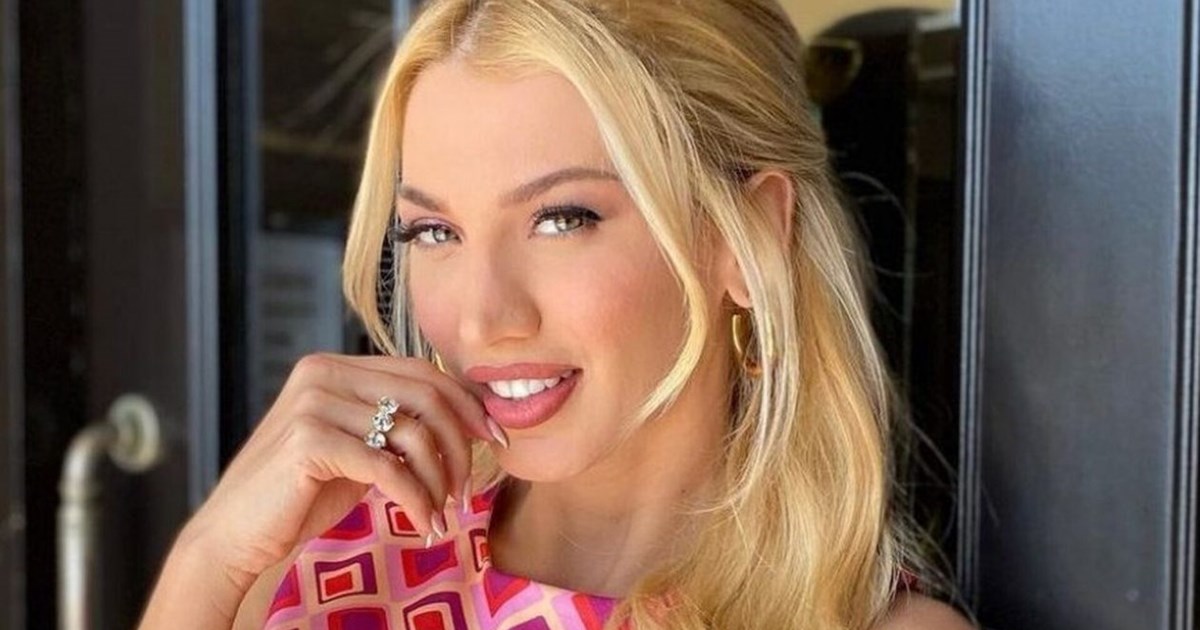 Η Κωνσταντίνα Σπυροπούλου απολαμβάνει το cocktail της στην Αθηναϊκή Ριβιέρα - εικόνα 2