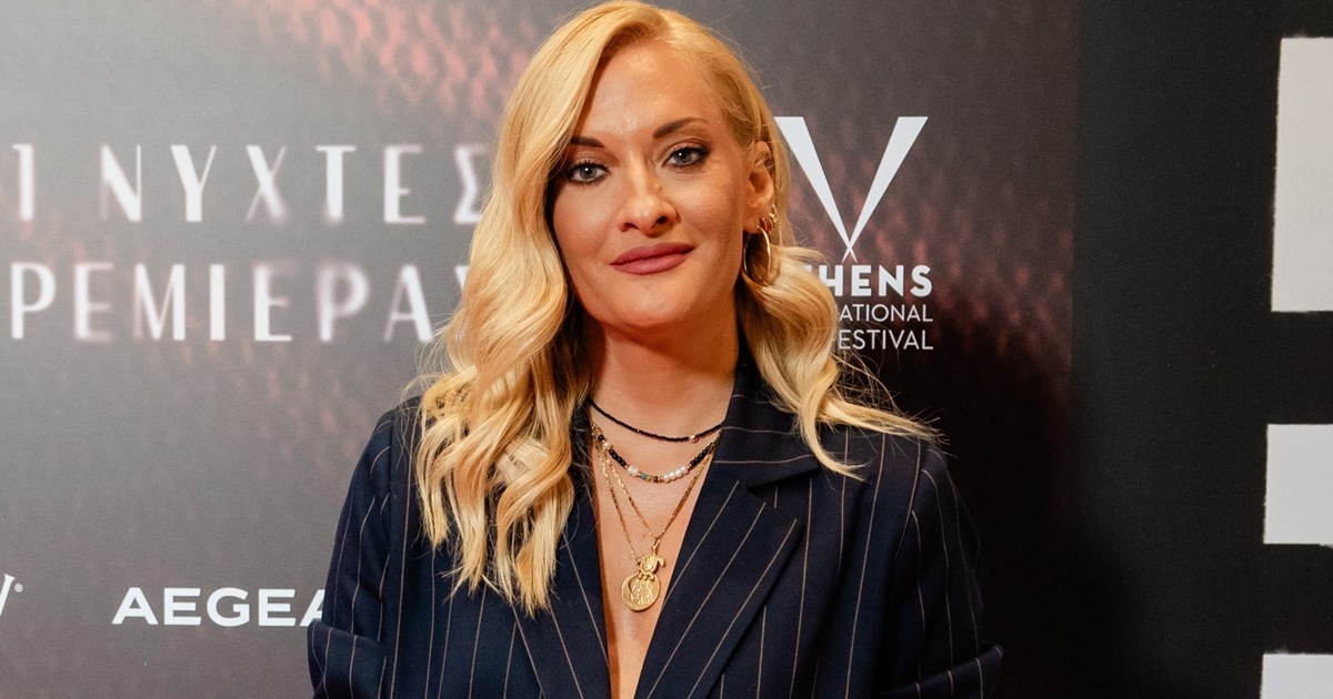 Η Δέσποινα Βανδή υιοθέτησε μία από τις πιο hot φθινοπωρινές τάσεις στο styling φορώντας ένα φόρεμα από τη Zara