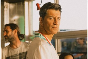 Σάκης Ρουβάς | Τα εντυπωσιακά ακροβατικά και η selfie με τον Λευτέρη Πετρούνια στο γυμναστήριο - εικόνα 2