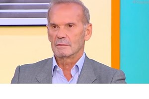 Ο Πέτρος Κωστόπουλος τήρησε την πρωτοχρονιάτικη παράδοση | Η ταιριαστή εμφάνιση με τον γιο του, Μάξιμο