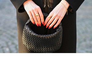 Η Σταματίνα Τσιμτσιλή δίνει το καλύτερο inspo για τα νύχια του Αγίου Βαλεντίνου