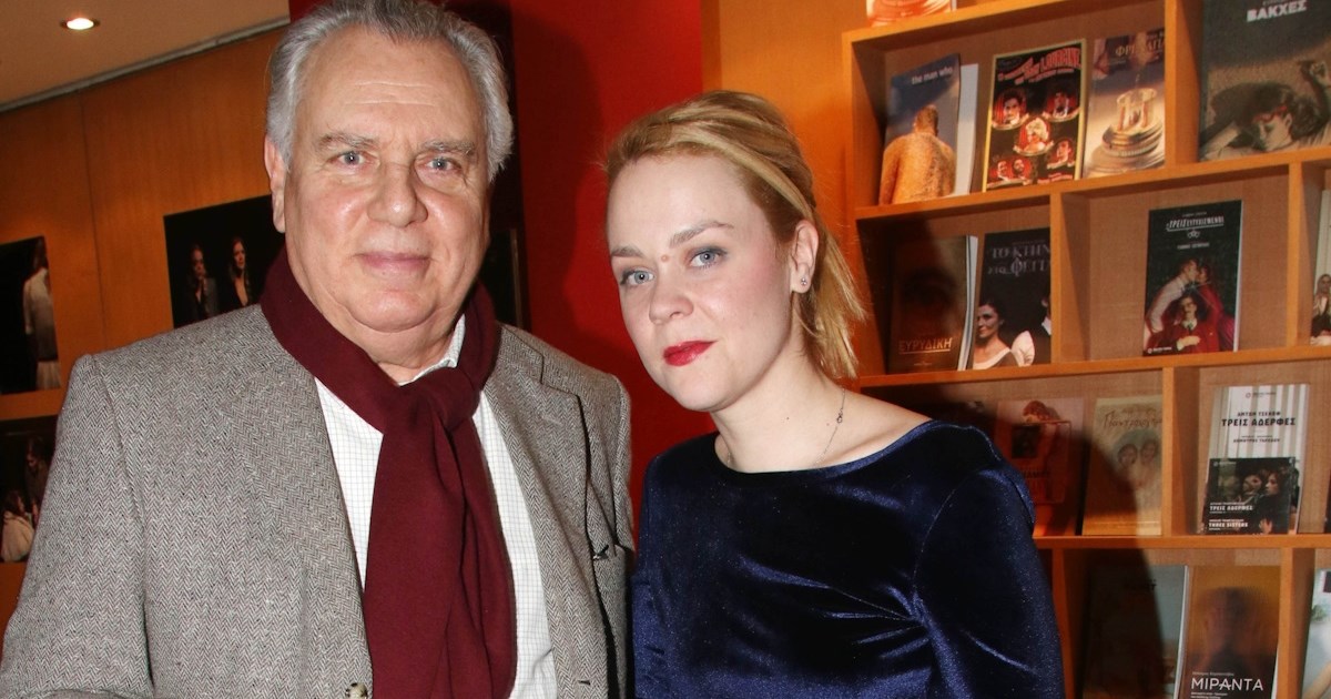 Καταρρακωμένη η Λένα Παπαληγούρα στην κηδεία του πατέρα της, Αναστάσιου - εικόνα 9