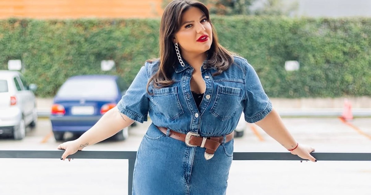 Σε δεντρόσπιτο στην Αμαλιάδα η Δανάη Μπάρκα | Η toppless πόζα από τη μπανιέρα της - εικόνα 2