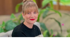 Δανάη Μιχαλάκη | Η cute φωτογραφία της κόρης της μπροστά από το χριστουγεννιάτικο δέντρο