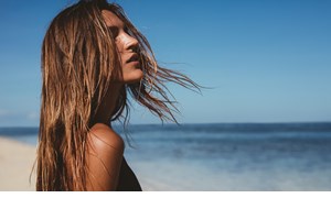 Αυτό το viral προϊόν από την Zara μπορεί να αντικαταστήσει τα λαδάκια λάμψης