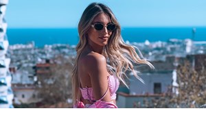 Με τον Bruno πάντα πάνω της | Η Αθηνά Οικονομάκου αποκάλυψε πως έχει τον αγαπημένο της μαζί της παντού