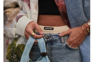 Baby Skin | 5 serums με υαλουρονικό που κοστίζουν κάτω από 15 ευρώ και τονώνουν την επιδερμίδα