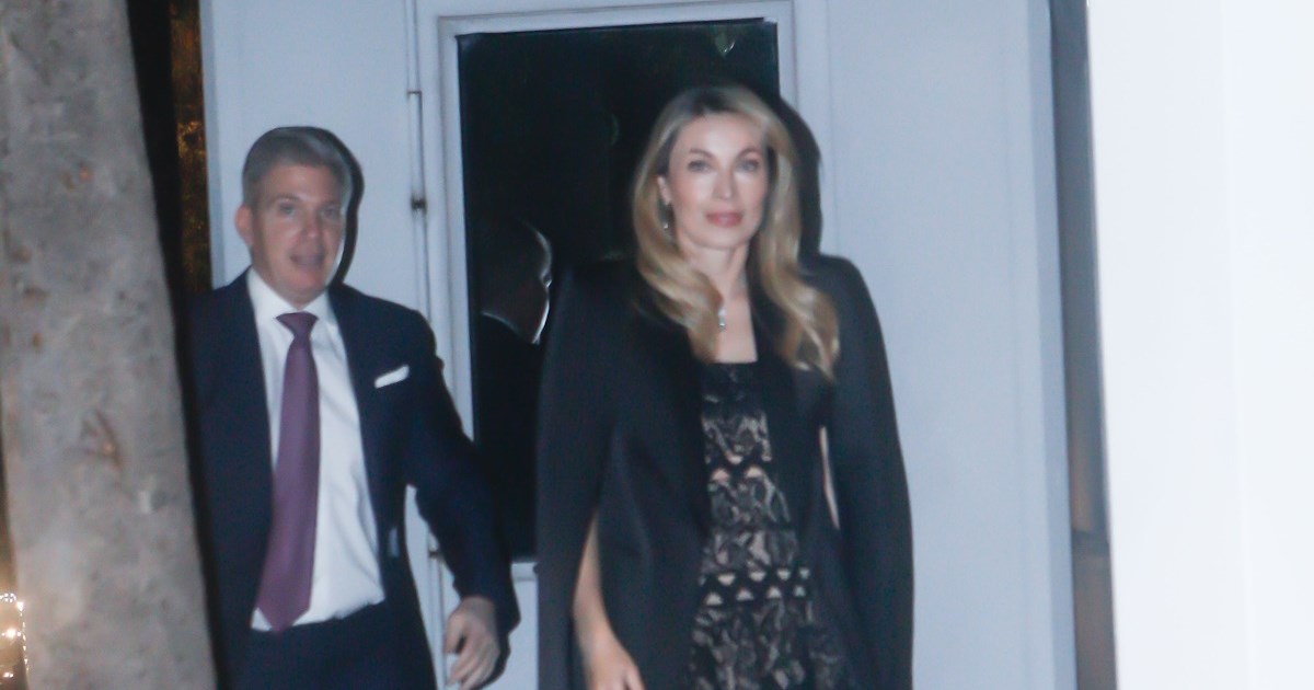 Αγκαλιασμένοι στα γιορτινά τους | Μαριέττα Χρουσαλά & Λέων Πατίτσας καλωσορίζουν το νέο έτος - εικόνα 2