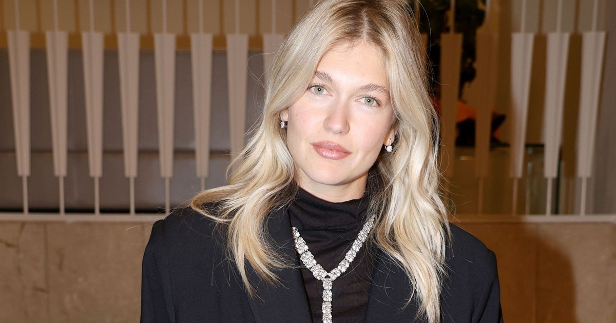 Η Κλέλια Ανδριολάτου με τα πιο ιδιαίτερα λευκά σκουλαρίκια - Κοστίζουν κάτω από 20 ευρώ και θα τα βρεις στη Zara