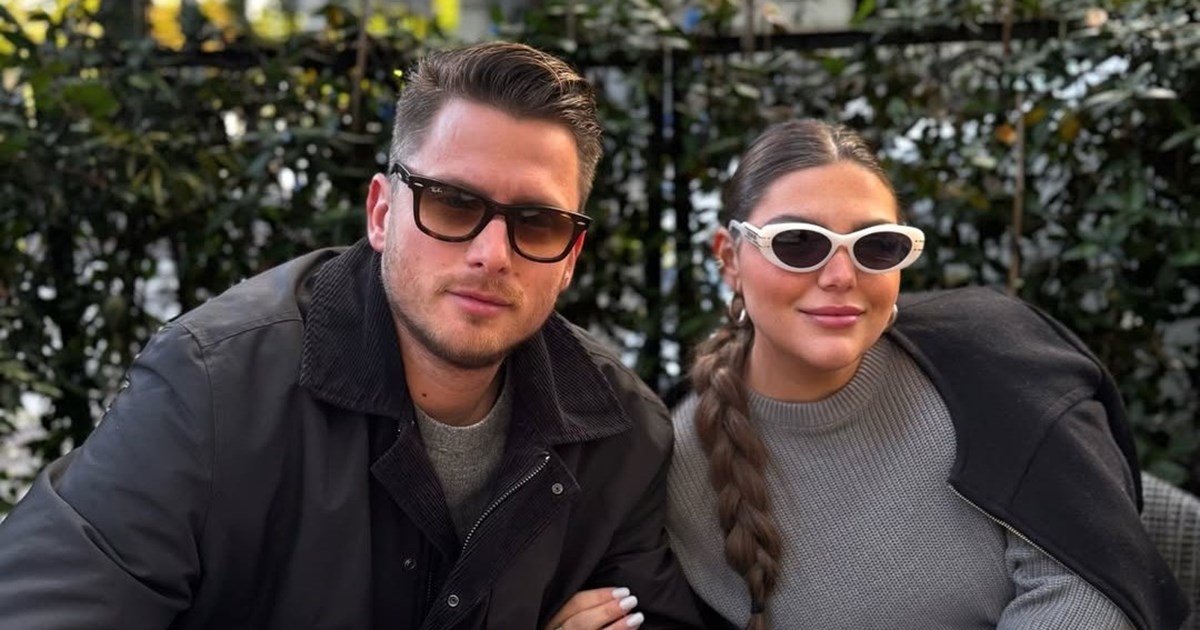 Full in love η Δανάη Μπάρκα | Αγκαλιά με τον Φάνη Μπότση σε νυχτερινή βόλτα με τη μηχανή - εικόνα 3