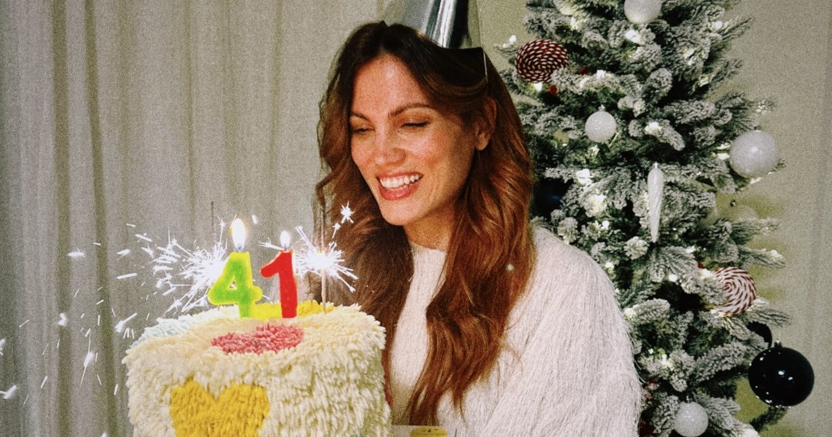 Ώρα ανανέωσης για τη Μαίρη Συνατσάκη | Οι λουλουδένιες λεπτομέρειες στο ανακαινισμένο μπάνιο της - εικόνα 6