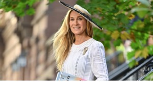 Η Σταματίνα Τσιμτσιλή με το μαύρο midi φόρεμα από τη Zara που θα σου "λύσει" τα χέρια - εικόνα 5