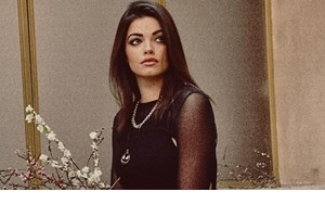 Full in love η Τζένη Καζάκου | Το τρυφερό στιγμιότυπο με τον σύντροφό της στην παραλία - εικόνα 3