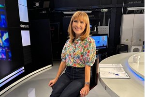 Έτοιμη για τις καλοκαιρινές της διακοπές | Η Μάρα Ζαχαρέα με κομψό σύνολο στο χρώμα της μέντας - εικόνα 3