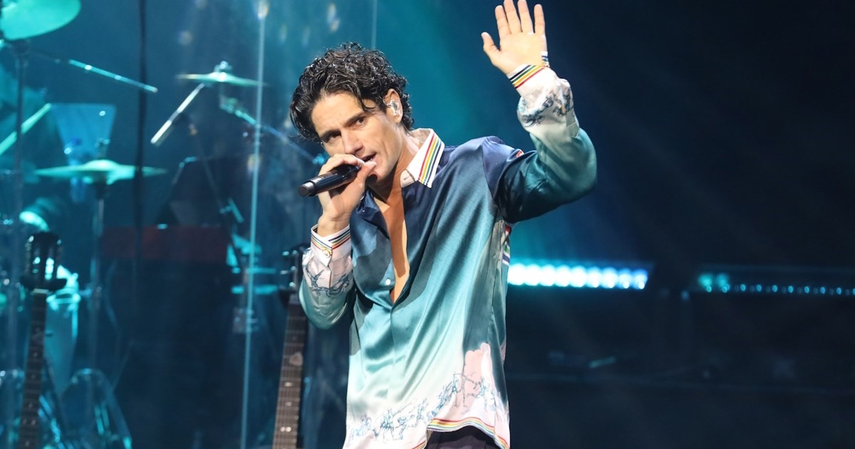 Πάνος Βλάχος & Νατάσα Εξηνταβελώνη για πρώτη φορά μαζί | Η δημόσια εμφάνιση στο θέατρο μαζί με τον μπαμπά της