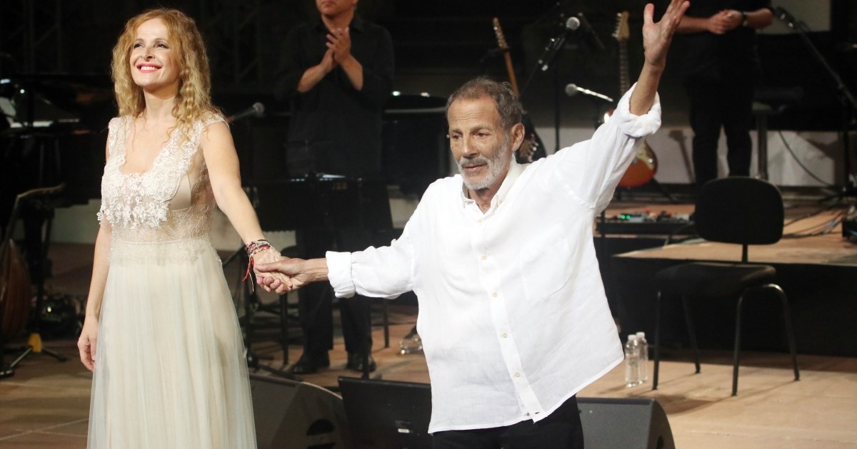 Σταύρος Ξαρχάκος | Αγκαλιά με τα δίδυμα παιδιά του στη σκηνή του Ηρώδειου - εικόνα 3