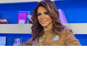 Η Μιμή Ντενίση μάς δείχνει το αγαπημένο της καλοκαιρινό αξεσουάρ που δεν είναι δημοφιλές ανάμεσα στις Ελληνίδες - εικόνα 3