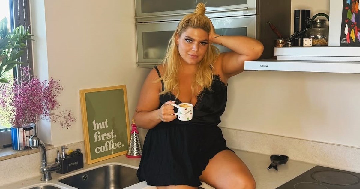 Η Δανάη Μπάρκα τιμά την οικογενειακή παράδοση | Το μαμαδίστικο φαγητό που ετοίμασε ακολουθώντας τη συνταγή της γιαγιάς της