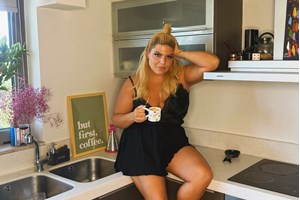 Δανάη Μπάρκα | Οι υποβρύχιες βουτιές της στη Σέριφο - εικόνα 3