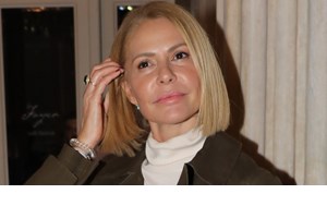 Αλεξάνδρα Κωστοπούλου | Φωτογραφίζει τον μικρό της αδερφό, Παναγιώτη - Αντώνιο μέσα στην cute καρό πιτζαμούλα του - εικόνα 4