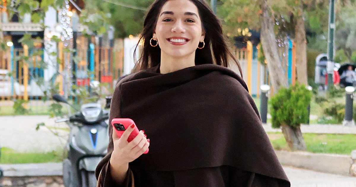 Η Μελίνα Νικολαΐδη σε νέα βραδινή έξοδο | Η στιγμή που "έκλεψε" το μικρόφωνο από τον Χρήστο Μάστορα - εικόνα 6