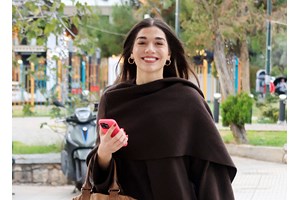 Η Μελίνα Νικολαΐδη σε νέα βραδινή έξοδο | Η στιγμή που "έκλεψε" το μικρόφωνο από τον Χρήστο Μάστορα - εικόνα 6